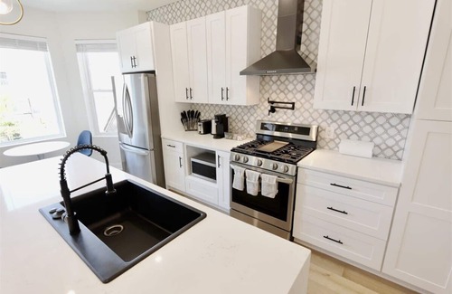 Petworth Casa | Pristine Petworth Family Home w Street Parking!