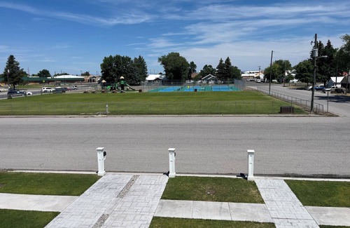 St. Anthony Casa | Pristine townhome near Sand Dunes with Ample Street Parking