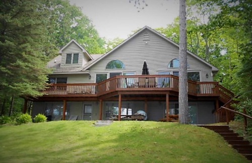 Mancelona Casa | Pristine Waterfront Vacation Home On Desirable All-Sports Big Twin Lake