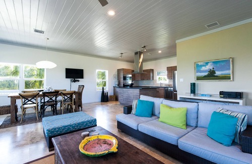 North Palmetto Point Casa | Priv. Beachfront Estate w/Htd Pool, Tennis Ct, Basketball, Kayaks, Pickleball