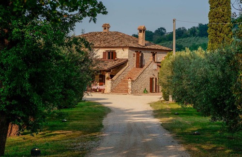 Campli Villa | Casa de vacaciones privada con jacuzzi, piscina privada, WIFI, sauna, TV, patio, cerca de Teramo