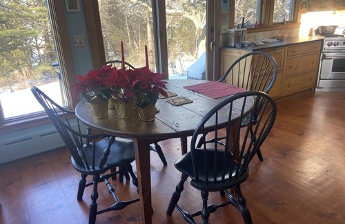 Gloucester Casa | Privacy and a water view, five minutes to a private beach.