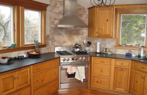 Gloucester Casa | Privacy and a water view, five minutes to a private beach.