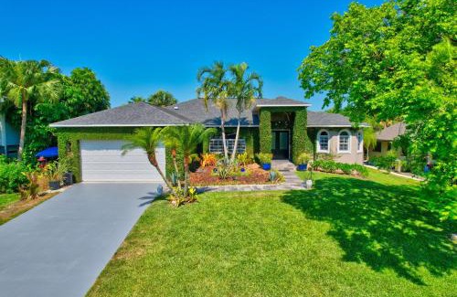 Bonita Springs Casa | Privacy Pool Gulf Access and Luxury