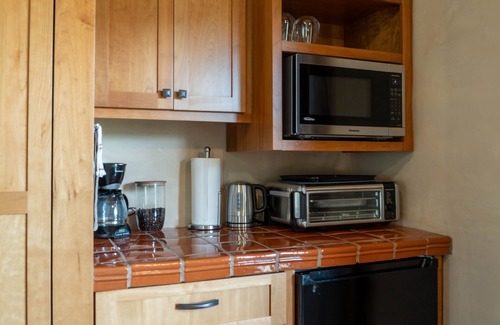 Cornville Cabaña | Privacy, views, vineyard and creek.