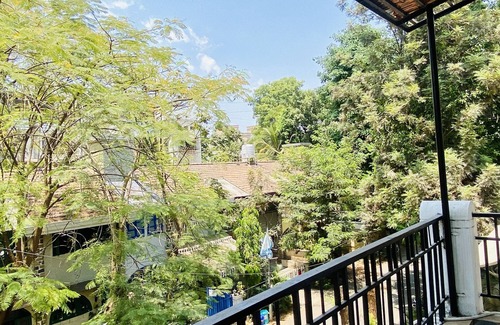 Kalyani Nagar Casa | Private 1 Air-conditioned Room Near Osho Ashram Pune