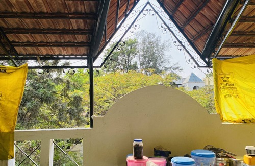 Kalyani Nagar Casa | Private 1 Air-conditioned Room Near Osho Ashram Pune