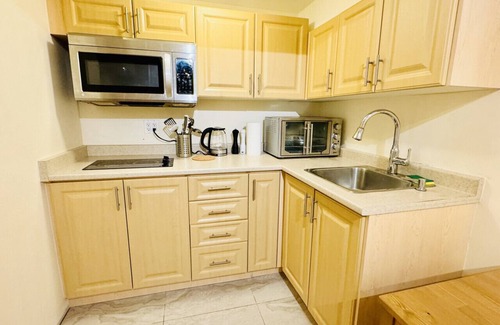 Brampton Casa | Private 1-Bedroom Apartment Near Pearson Airport – Perfect for Solo Travelers and Couples
