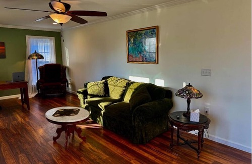 Hampden Apartamento | Private 1 bedroom EV charging