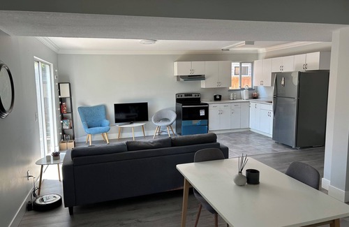 Coquitlam Casa | Private 1-Bedroom Home with Dedicated Office