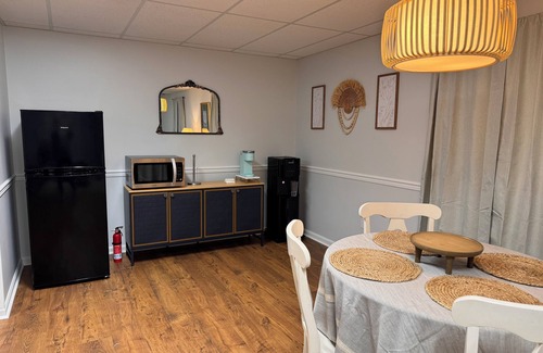 Park Forest Village Apartamento | Private, 1 bedroom, 1 bath basement suite in State College, PA
