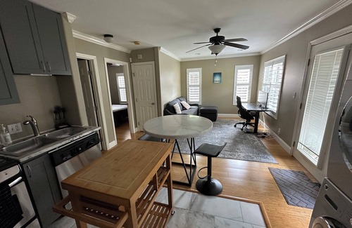 North Loop Casa | Private 1 BR 1 BA, Kitchen, Office, Washer & Dryer