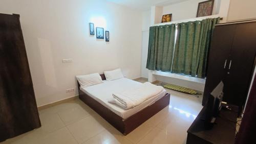 Phase 1 Apartamento | Private 1BHK Flat in Blue Ridge Township