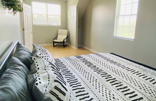 Monroe Apartamento | Private 1BR/1BA Open Concept Apartment, professional travelers