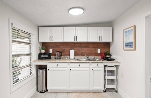 Tampa Heights Apartamento | Private 1BR Apartment behind New Build Bungalow in Tampa Heights!