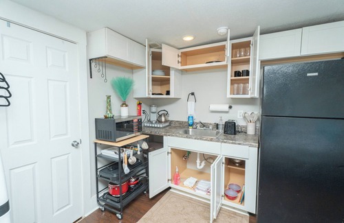 Fountain Square Apartamento | Private 1BR, Monthly Stays, Pups Welcome