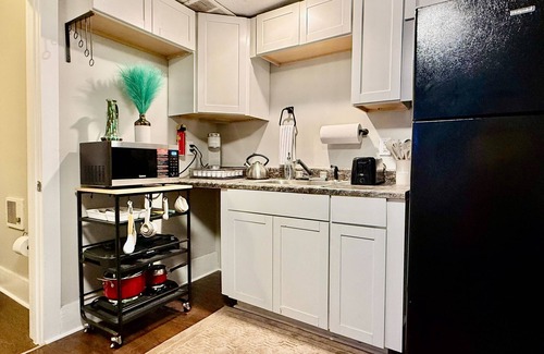 Fountain Square Apartamento | Private 1BR, Monthly Stays, Pups Welcome