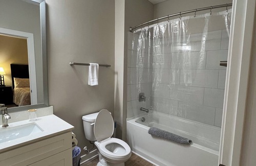 University Place Apartamento | Private 1BR Suite w/ Entry, Bath & Mini Kitchen – Near UNCC