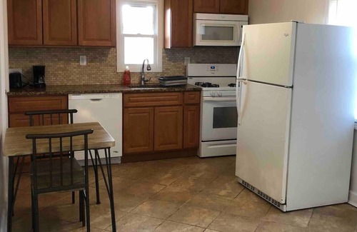 Woodbridge Apartamento | Private 2-bed house with free parking and 15-min walk to direct NYC Manhattan train