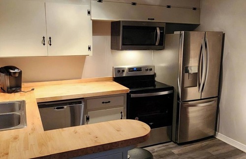 Greenway Casa | Private 2 Bed/1 full Bath close to everything-12 min to downtown Knox!
