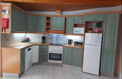 Tarajalillo Casa | Private 2-Bedroom Bungalow with Terrace in Bahía Feliz
