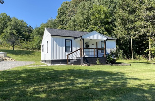 Mount Airy Casa | Private 2 Bedroom 1 Bath Charming House on 4 Acres