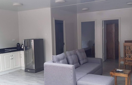 Looc Casa | Private 2 bedroom house with garden, free wifi