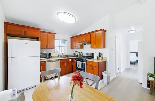Oakland Casa | Private 2-Bedroom Retreat with Separate Entrance