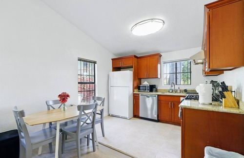 Oakland Casa | Private 2-Bedroom Retreat with Separate Entrance