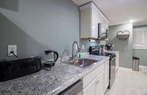 Irvington Apartamento | Private 2-bedroom unit mins from Airport & NYC