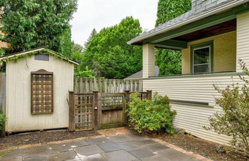 State College Casa | Private 2 Bedroom in the heart of State College, Walk to town & Beaver Stadium