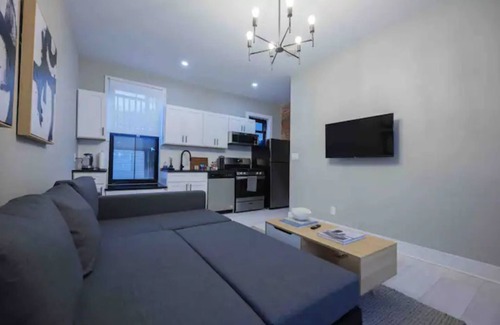 Tremont Apartamento | Private 2 Level Apartment with Hot Tub in Tremont