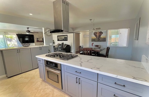 Spring Valley Casa | Private 2 Level Backyard Oasis Pool/Spa, and Mountain View’s