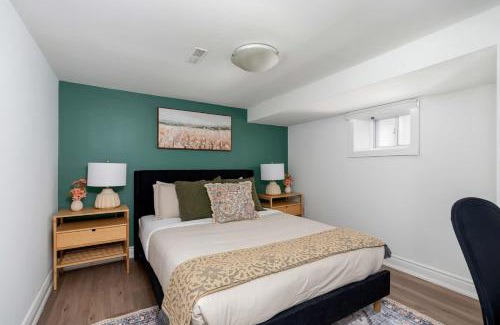 Brockton Village Casa | Private 2 Storey Home with 3BR-2BA by Queen West