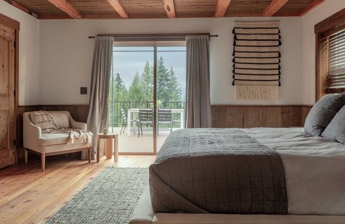 Marion Casa | Private 20 acre family retreat that sits right above the stunning Ashley Lake