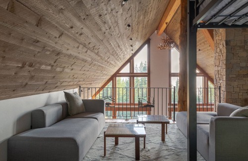 Marion Casa | Private 20 acre family retreat that sits right above the stunning Ashley Lake