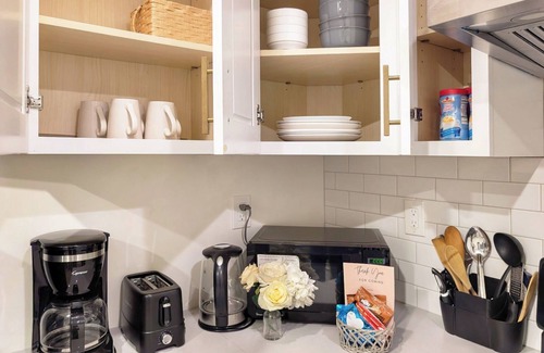 El Monte Casa | Private 2B1B Guest House in SGV Close to Los Angeles Attractions