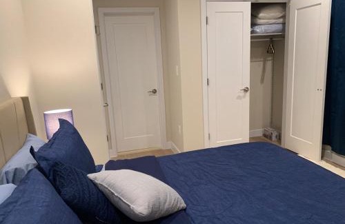 Washington Apartamento | Private 2BR Apartment - Free Off Street Parking, Fast Wi-Fi & Laundry