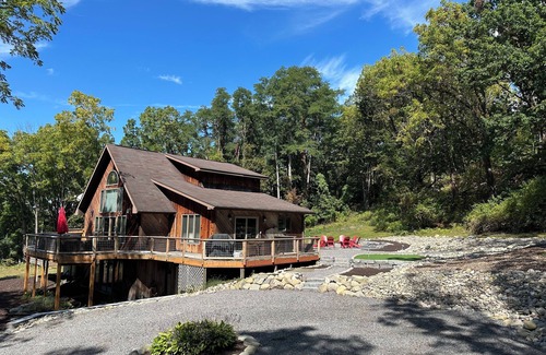 Hector Casa | Familiar y amigable para perros Casa privada de 3 acres con acceso al lago junto a Wine Trail