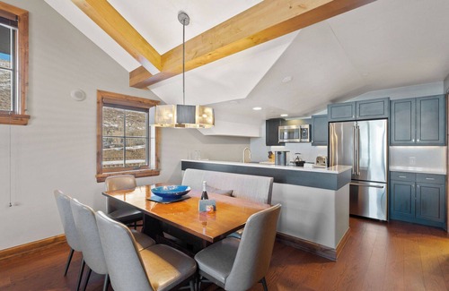 Vail Condominio | Private 3-Bedroom Condo within a 5 Star Hotel, Vail Village Location, Ski In/Ski Out Base Camp