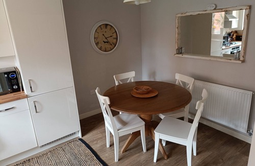 Bicester Casa | Private 3 bedroom townhouse only 15 min walking from Bicester Village