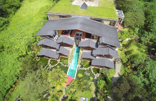 Lodtunduh Villa | Villa privada de 3 dormitorios - Diseño único del castillo