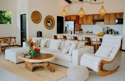 Valle Pura Vida Casa | Private 3Bdrm 3.5Ba Jungle Home w/Pool near Manuel Antonio