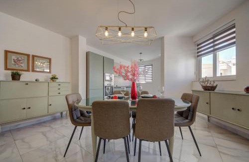 Pembroke Apartamento | PRIVATE 3BR APARTMENT Next to Paceville & St George's Bay