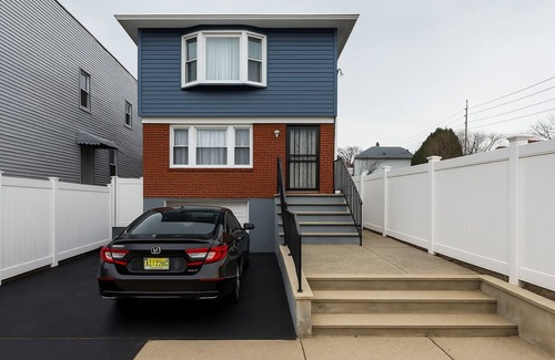 Irvington Apartamento | Private 3BR Apt: Sleeps 8, 5 Beds, Group-Friendly, Wi-Fi, Parking, Near NYC