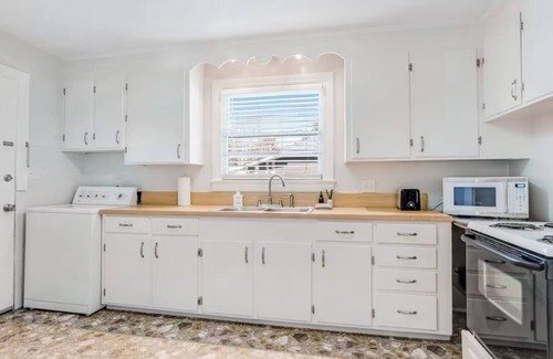 North Charleston Casa | Private 3BR- Mins to Park Circle and I-26- Large Backyard