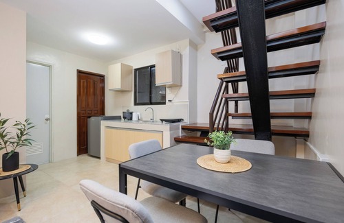 Cebu Casa | Private 3BR Townhome with WiFi, Washer and Free Parking in Central Cebu City