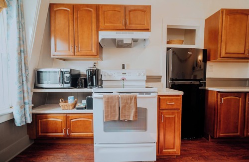 North Adams Casa | Private 3rd Floor of Beautiful Historic Home with Balcony - Walk to Mass MoCa