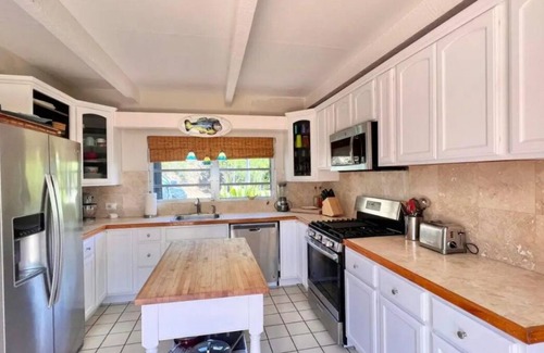 Cotton Valley Casa | Private 4 bedroom, 3.5 bath estate on 2 acres with private, gated entrance.