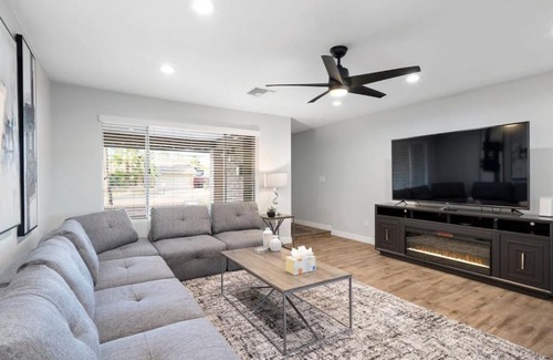Roadrunner Estates East Casa | Private 4BR Home Oasis in Phoenix, Pool, BBQ, Firepit